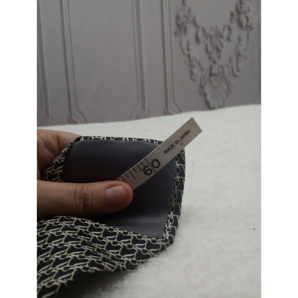 Beaufort Tie Rack Men's Luxury Tie 100% Silk Made In Italy Smooth Geometric EUC - Picture 16 of 16